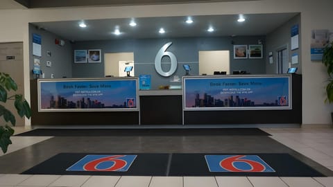 Studio 6 Belmont, CA  San Francisco - Redwood Hotel in Redwood Shores