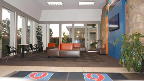 Studio 6 Belmont, CA  San Francisco - Redwood Hotel in Redwood Shores