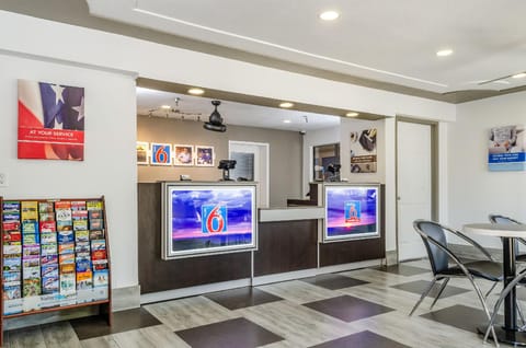 Studio 6  Fresno, CA - Extended Stay Hotel in Fresno