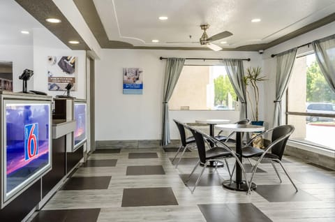 Studio 6  Fresno, CA - Extended Stay Hotel in Fresno