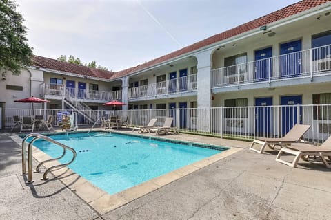 Motel 6 Pinole, CA Hotel in Hercules