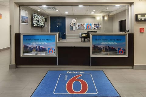 Motel 6 Fort Worth, TX - Downtown East Hotel in Fort Worth
