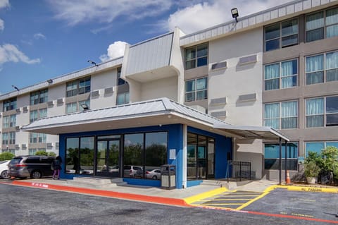 Motel 6 Fort Worth, TX - Downtown East Hotel in Fort Worth