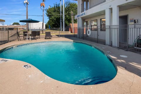 Motel 6 Irving, TX - Loop 12 Hotel in Irving
