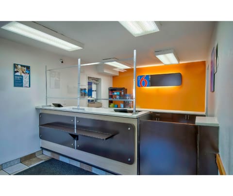 Motel 6 Warren, MI - Detroit East Hotel in Warren