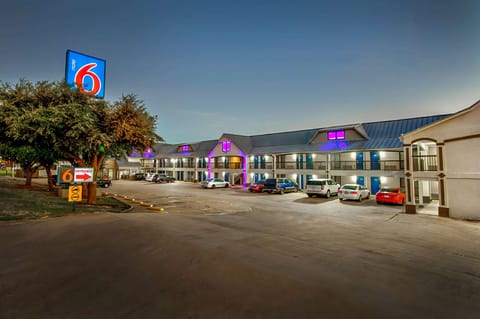 Motel 6 Fort Worth, TX - White Settlement Hotel in Fort Worth