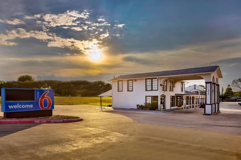 Motel 6 Bryan, TX - College Station Hotel in Bryan