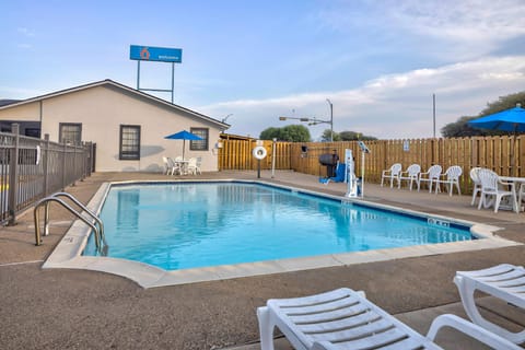 Motel 6 Bryan, TX - College Station Hotel in Bryan