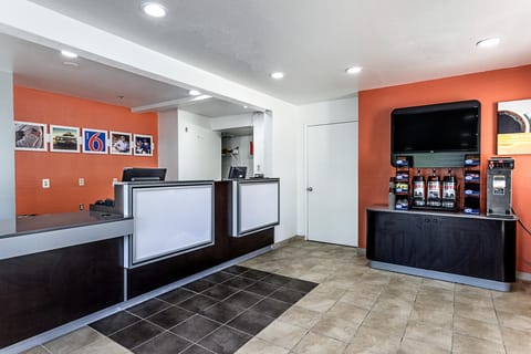 Motel 6 Fresno, CA Hotel in Fresno