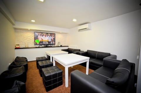 Shared lounge/TV area