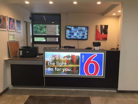 Motel 6 Nashville, TN - Airport Hotel in Hermitage