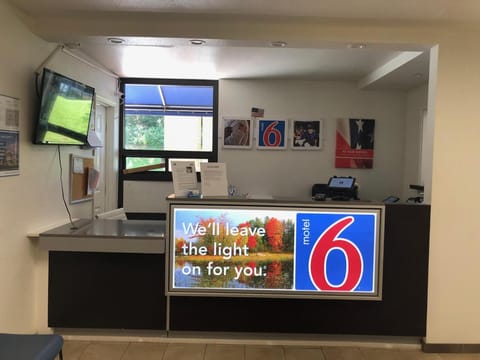 Motel 6 Nashville, TN - Airport Hotel in Hermitage