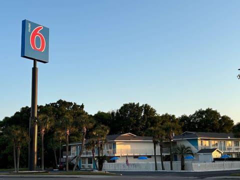 Motel 6 Pensacola, FL - Airport West Hotel in Pensacola