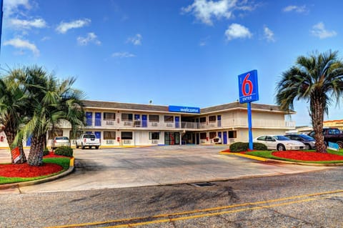 Motel 6 Slidell, LA - New Orleans Hotel in Slidell