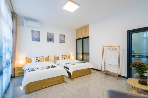 Floral Hotel No. 79 Chengtou Homestay Yanqing Shuangying City Hotel in Beijing