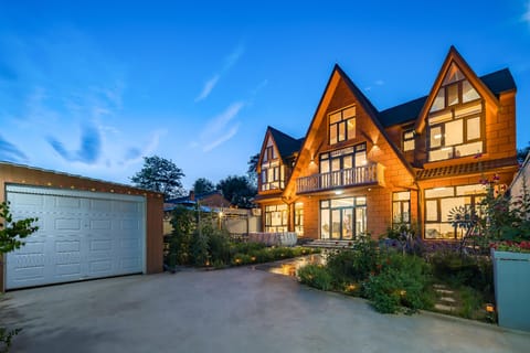 Floral Hotel No. 79 Chengtou Homestay Yanqing Shuangying City Hotel in Beijing