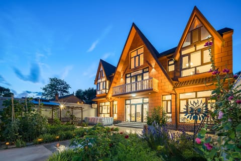 Floral Hotel No. 79 Chengtou Homestay Yanqing Shuangying City Hotel in Beijing