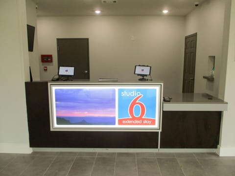 Studio 6  Port Allen, LA - Baton Rouge I-10 Hotel in Mississippi