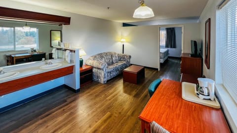Studio 6 Suites Portland OR- I-5/OHSU Hotel in Portland