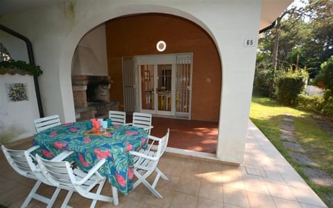 Lovely duplex for 6 guests surrounded by greenery in Lignano Riviera Resort in Bibione