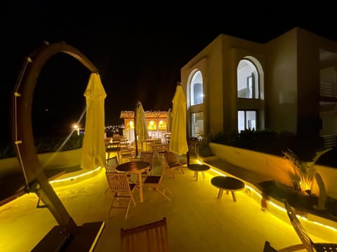 No.908 Sunset Bar Hotel in Cesme