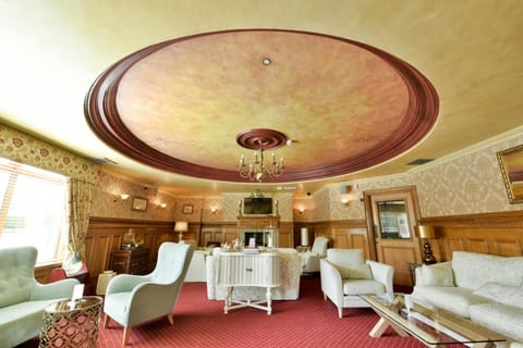 Shared lounge/TV area