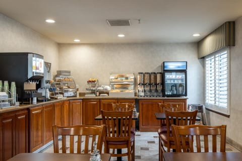 Atherton Park Inn and Suites Hotel in Atherton