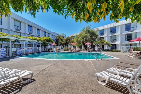 Motel 6 Belmont, CA - San Francisco - Redwood City Hotel in Redwood Shores