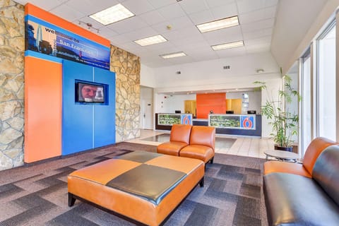 Motel 6 Belmont, CA - San Francisco - Redwood City Hotel in Redwood Shores
