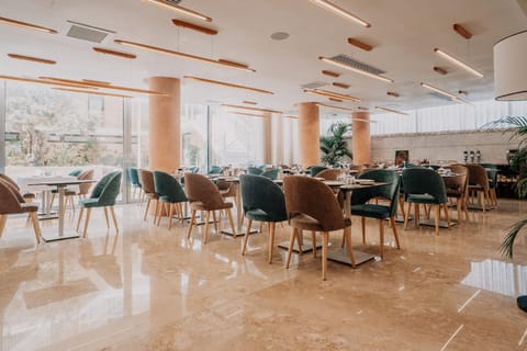 Reef Hotel & Spa Hotel in Malta