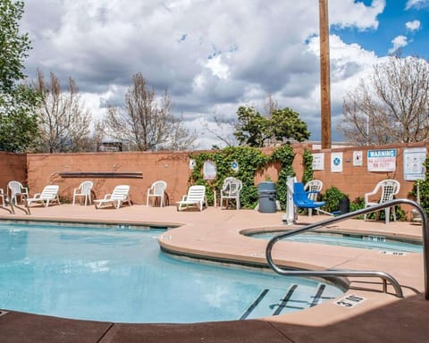 Econo Lodge Inn & Suites Santa Fe South Hotel in Agua Fria