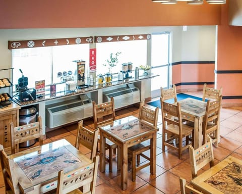 Econo Lodge Inn & Suites Santa Fe South Hotel in Agua Fria