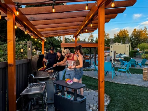 The Tide's Inn Hotel in Parksville