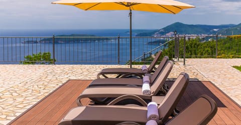 Oak Leaf Residences Resort in Budva Municipality