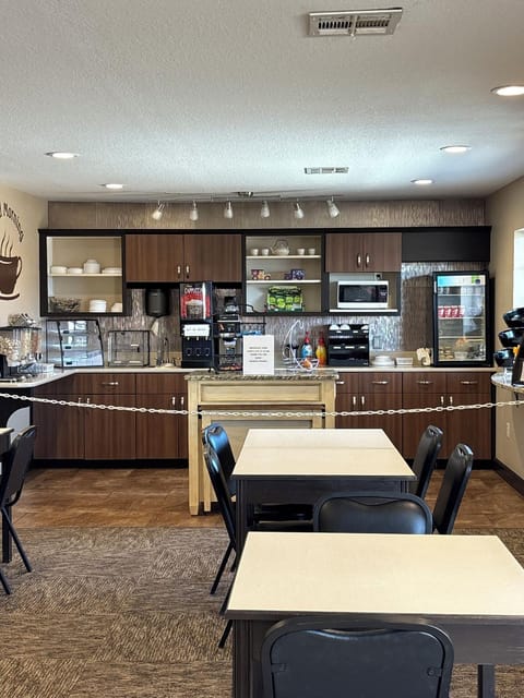 Twin Lakes Inn and RV Bed and Breakfast in Ozark Mountains