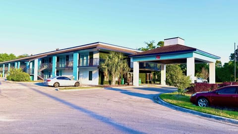 Eglin Extended Stay Hotel, a Howard Johnson by Wyndham Hotel in Niceville