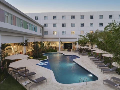 Swimming pool