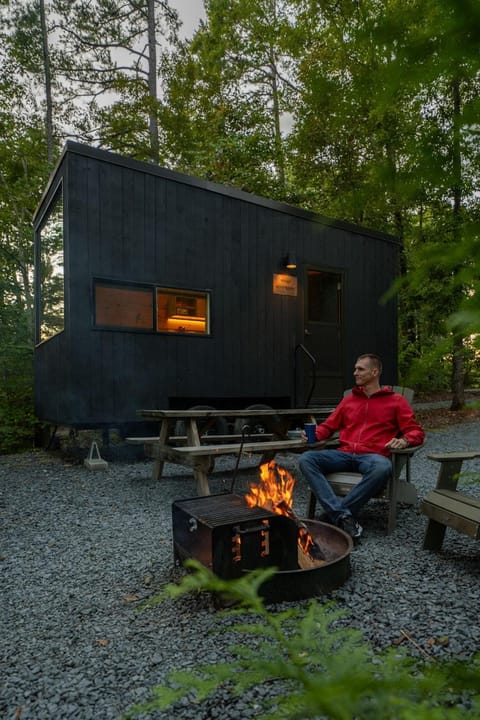 Postcard Cabins Barber Creek Hotel in Michigan
