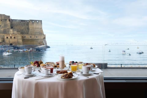 Hotel Royal Continental Hotel in Naples