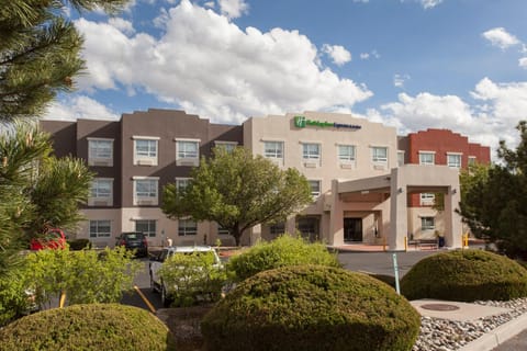Holiday Inn Express And Suites Santa Fe By IHG Hotel in Agua Fria