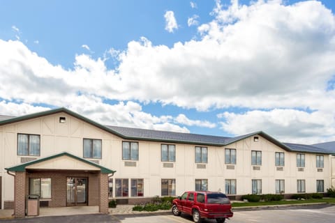 Delavan inn and suites  Hotel in Delavan Lake