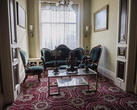 Henderson Castle Inn Hotel in Kalamazoo