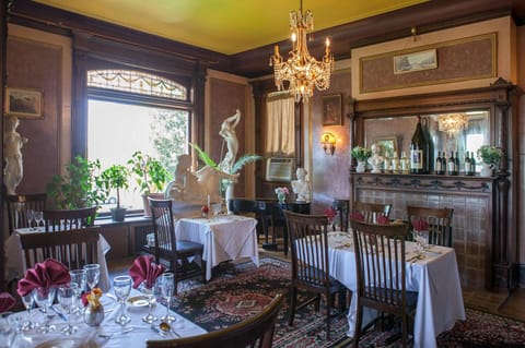 Henderson Castle Inn Hotel in Kalamazoo