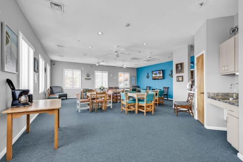 A Place at the Beach - Windy Hill Hotel in North Myrtle Beach