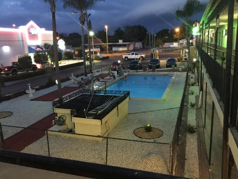 Econo Lodge St. Petersburg Central Hotel in Historic Kenwood