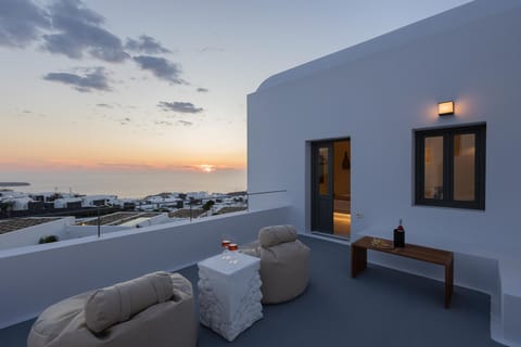 Niabelon Suites Hotel in Oia