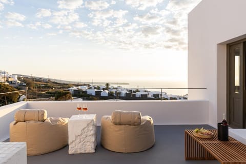 Niabelon Suites Hotel in Oia