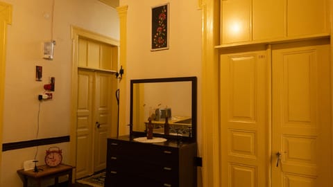 Tarihi Rum Konağı Antikhan Bed and Breakfast in İzmir Province