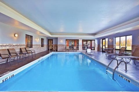 Holiday Inn Express & Suites Springfield By IHG Hotel in Springfield