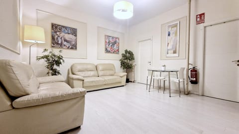 SPACE CENTER MADRID Hostel in Centro